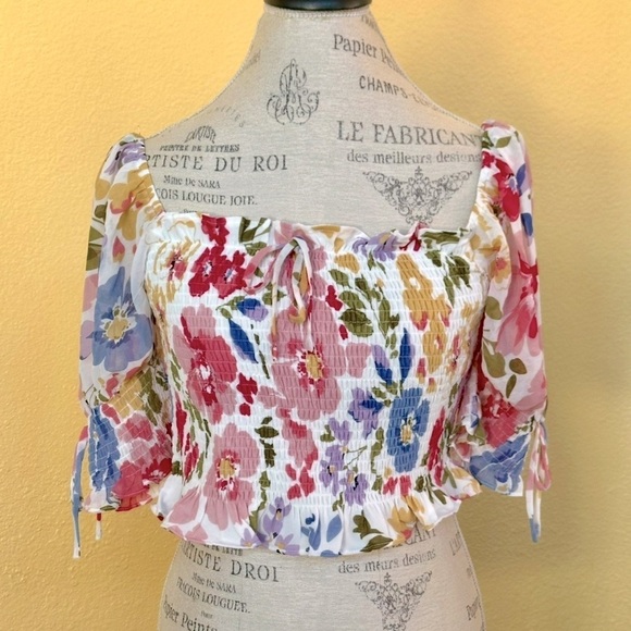 NWT! En Saison “Constantia” Floral Print Smocked Crop Top Size Large - Picture 6 of 10